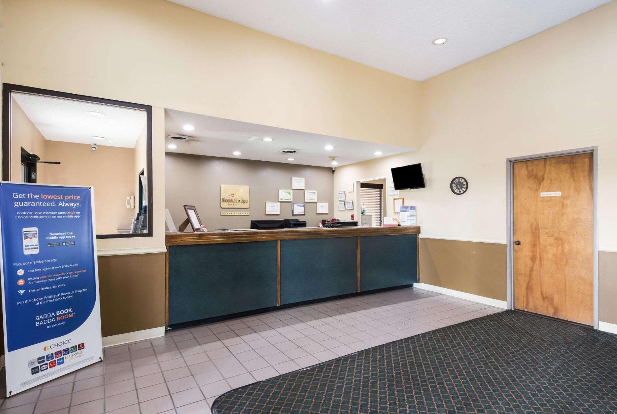 Econo Lodge Inn & Suites East Knoxville Buitenkant foto