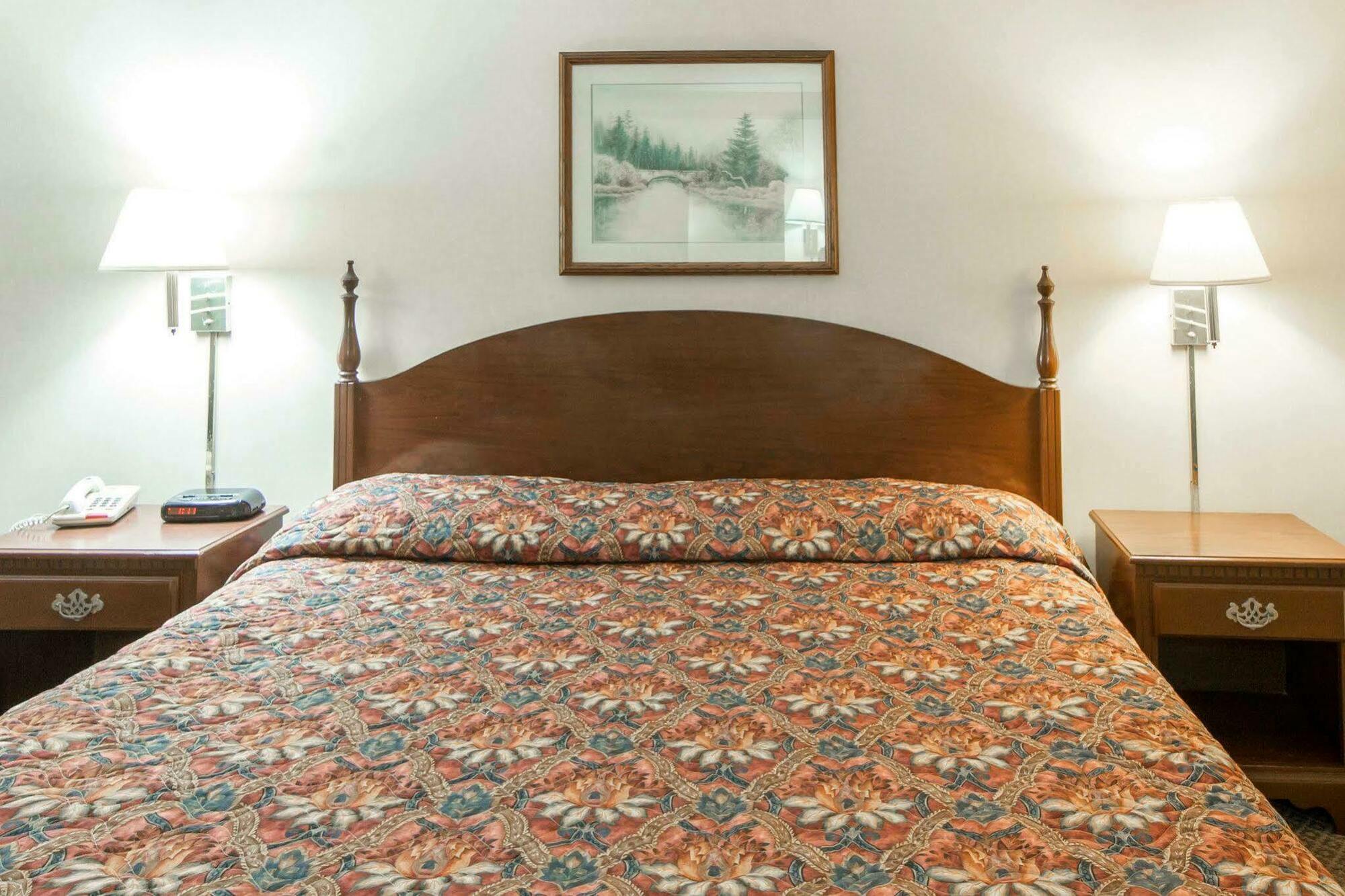 Econo Lodge Inn & Suites East Knoxville Buitenkant foto